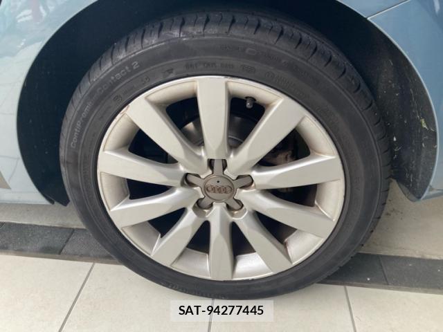 Audi A1 2012-06 8812994-5