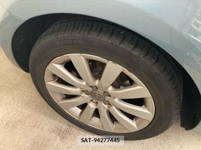 Audi A1 2012-06 8812994-8