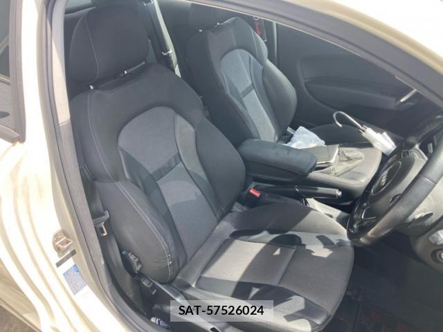 Audi A1 2012-04 8817605-11