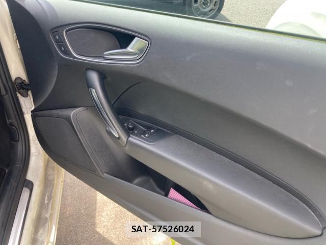 Audi A1 2012-04 8817605-15