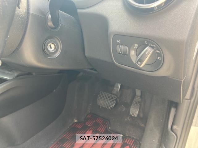 Audi A1 2012-04 8817605-16