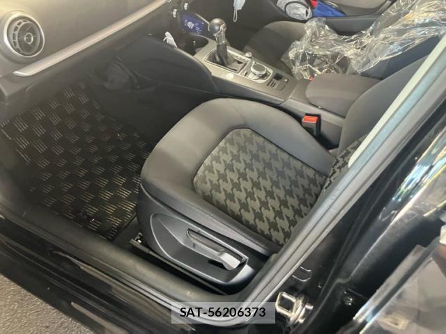 Audi A3 SEDAN 2014-03 8816369-17