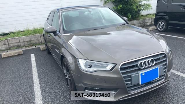 Audi E-TRON 2013-10 8813501-10