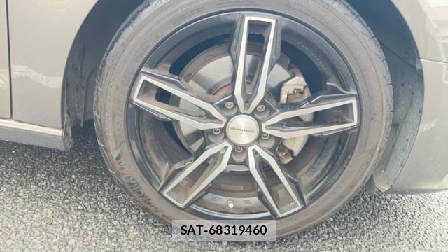 Audi E-TRON 2013-10 8813501-11