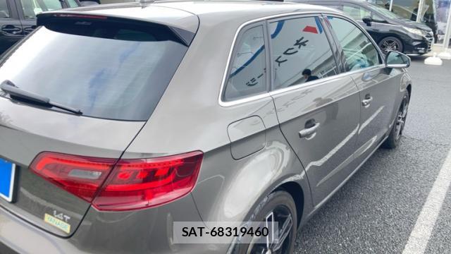 Audi E-TRON 2013-10 8813501-17