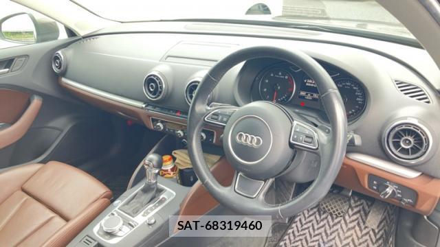 Audi E-TRON 2013-10 8813501-5