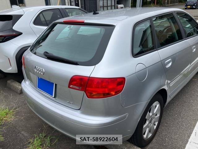 Audi E-TRON 2006-04 8813526-13
