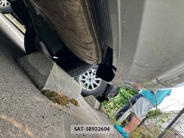 Audi E-TRON 2006-04 8813526-3
