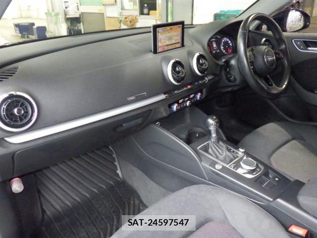 Audi A3 2017-06 8816232-2