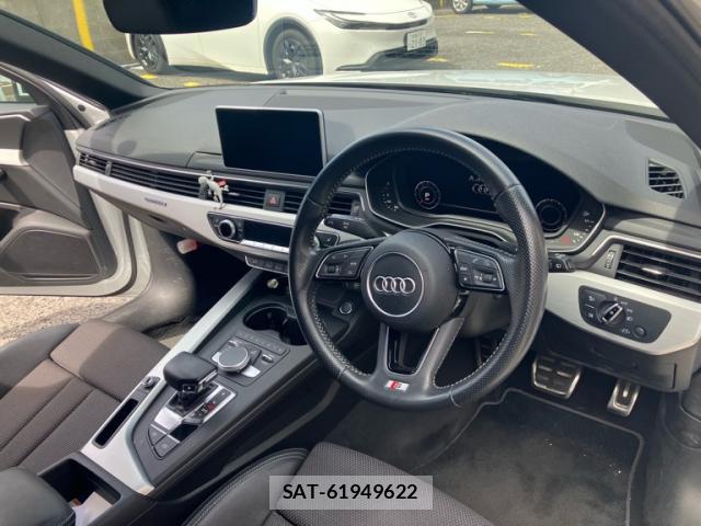 Audi A4 2017-09 8813904-6