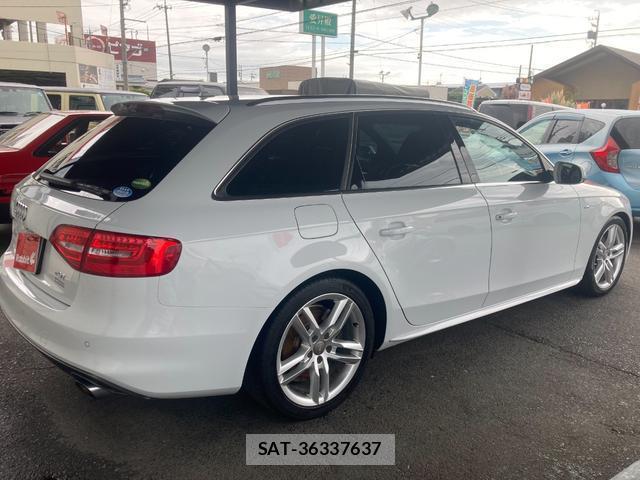 Audi A4 2013-03 8817630-4