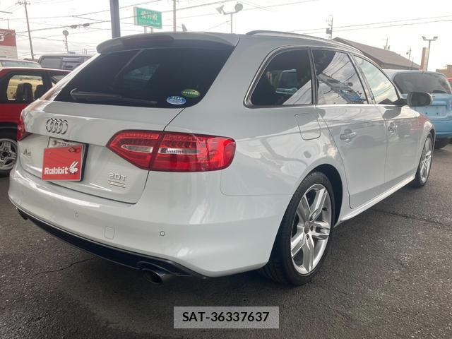 Audi A4 2013-03 8817630-5