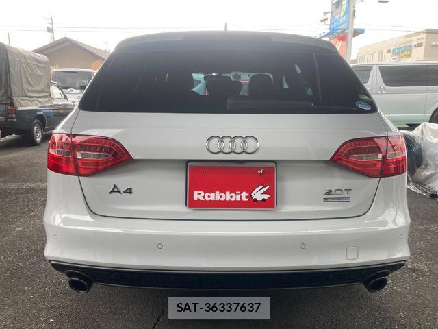 Audi A4 2013-03 8817630-6