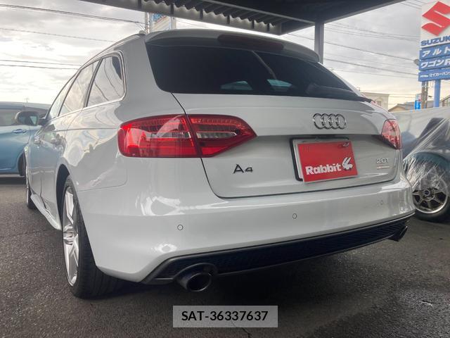 Audi A4 2013-03 8817630-7