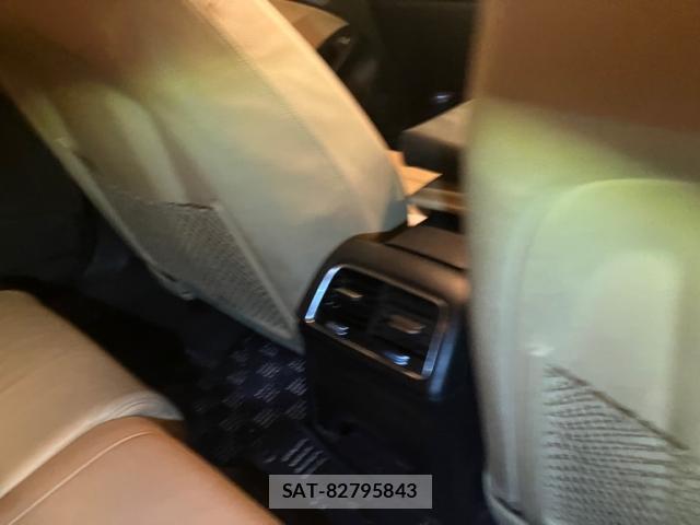 Audi A4 2015-09 8812987-16
