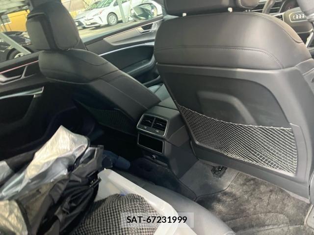 Audi A7 2022-03 8813110-11