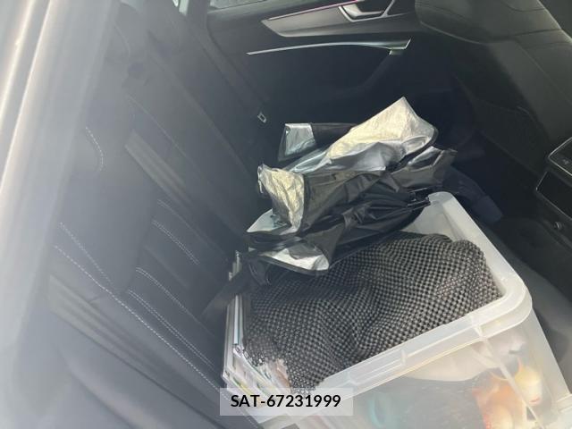 Audi A7 2022-03 8813110-14