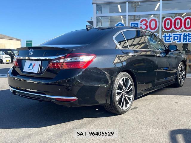 Honda ACCORD HYBRID 2016-10 8815057-14