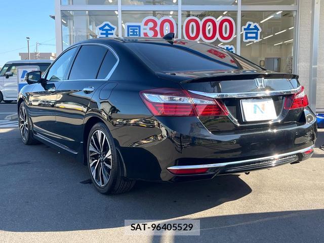 Honda ACCORD HYBRID 2016-10 8815057-15