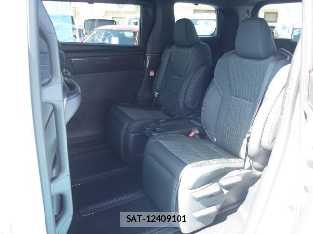 Toyota ALPHARD HYBRID 2026-08 8815303-15