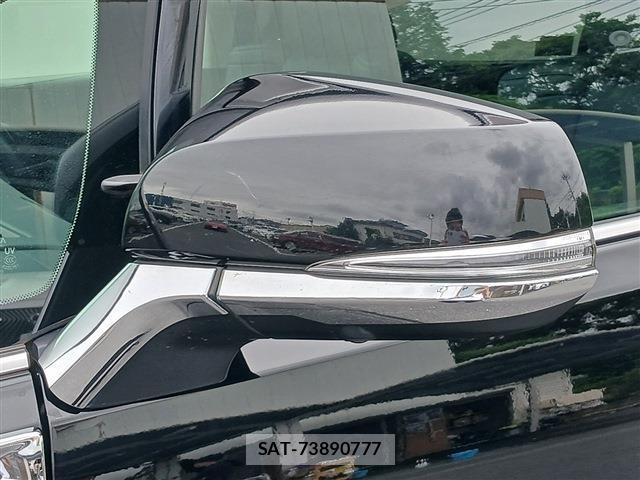 Toyota ALPHARD 2019-04 8812817-16