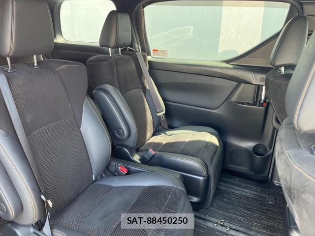 Toyota ALPHARD 2020-07 8812895-9