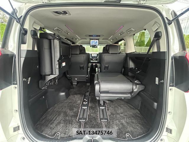 Toyota ALPHARD 2019-04 8814578-15