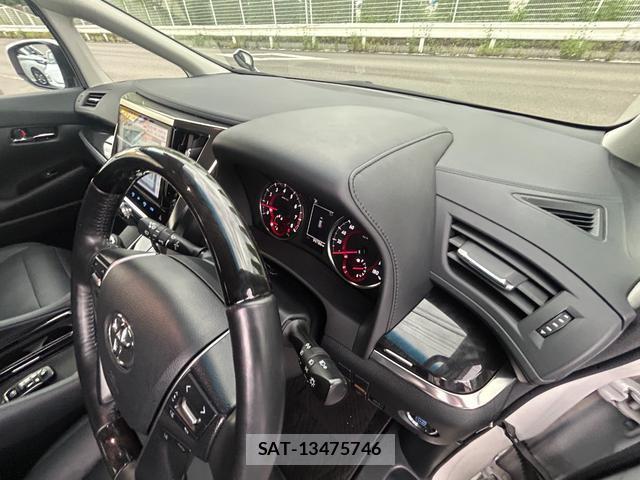 Toyota ALPHARD 2019-04 8814578-16