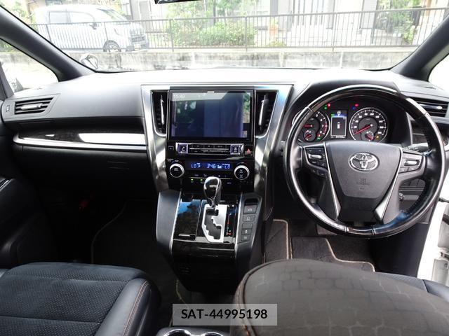 Toyota ALPHARD 2017-05 8814609-1