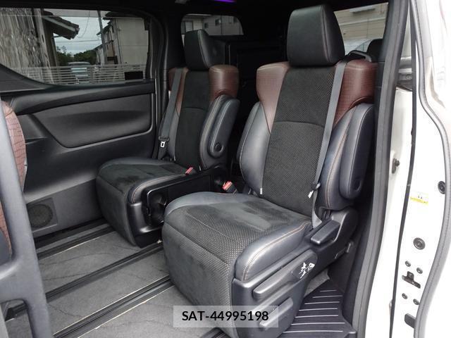 Toyota ALPHARD 2017-05 8814609-15