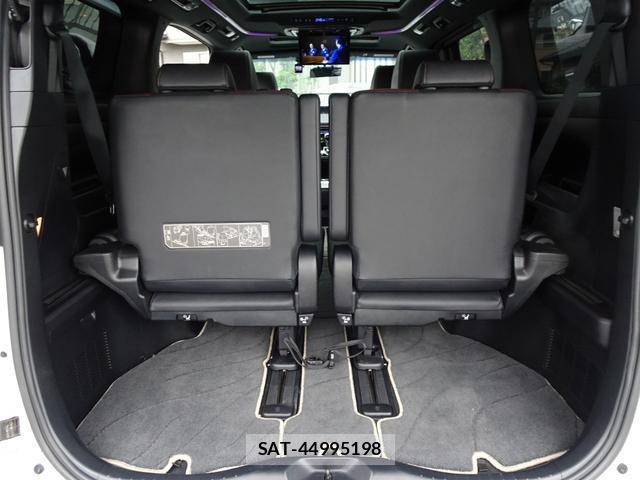 Toyota ALPHARD 2017-05 8814609-16