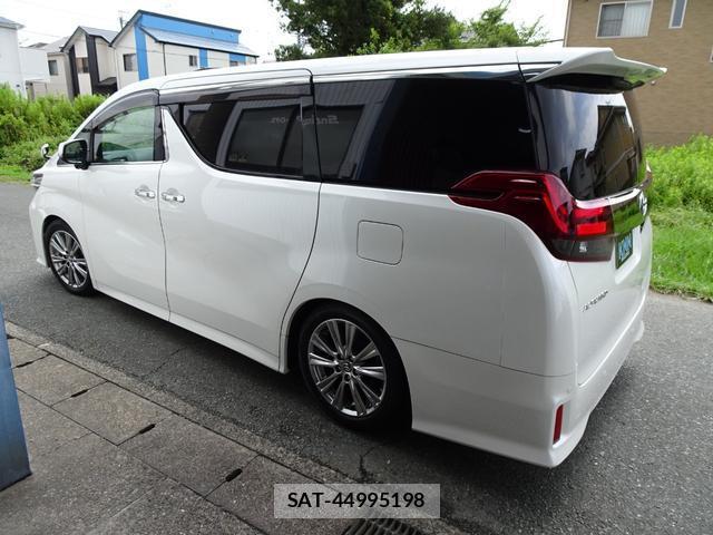 Toyota ALPHARD 2017-05 8814609-8
