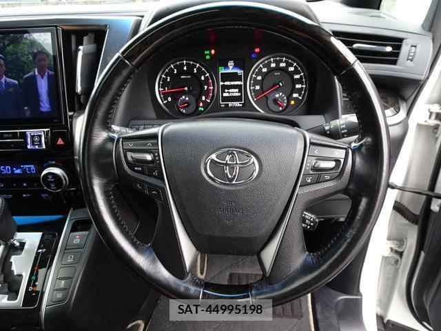 Toyota ALPHARD 2017-05 8814609-9