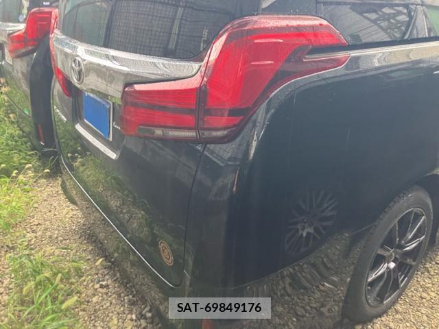 Toyota ALPHARD 2018-09 8816409-13