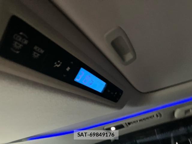 Toyota ALPHARD 2018-09 8816409-5