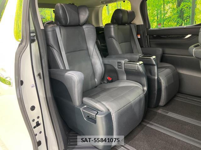 Toyota ALPHARD 2023-03 8817482-8