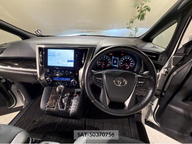 Toyota ALPHARD 2021-06 8817536-18