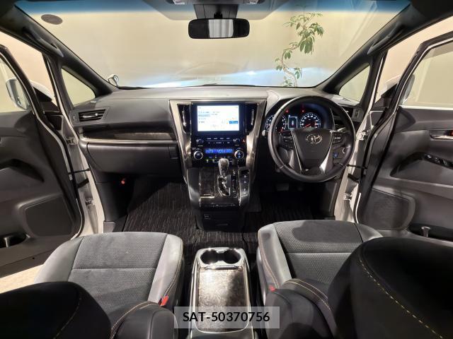 Toyota ALPHARD 2021-06 8817536-2