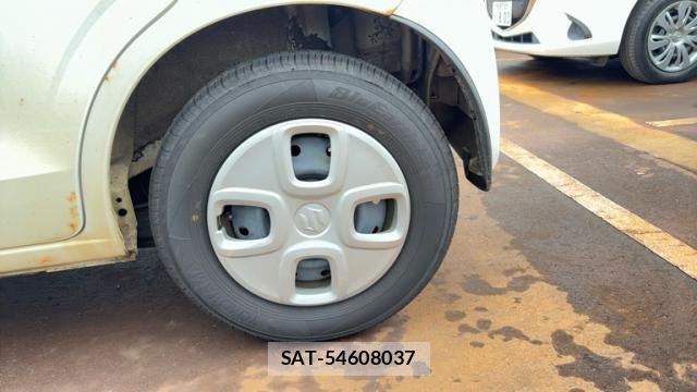 Suzuki ALTO 2015-11 8813733-4