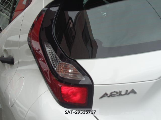 Toyota AQUA 2024-01 8812089-11