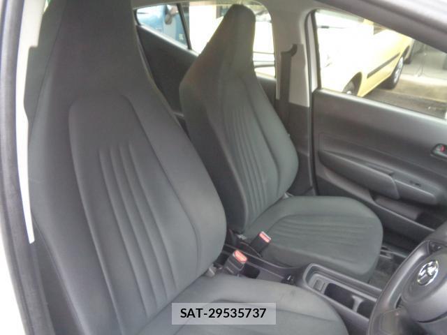 Toyota AQUA 2024-01 8812089-12