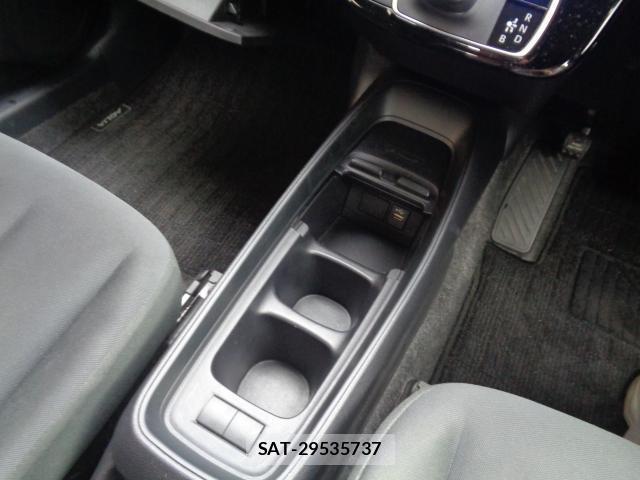 Toyota AQUA 2024-01 8812089-16