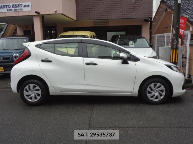 Toyota AQUA 2024-01 8812089-4