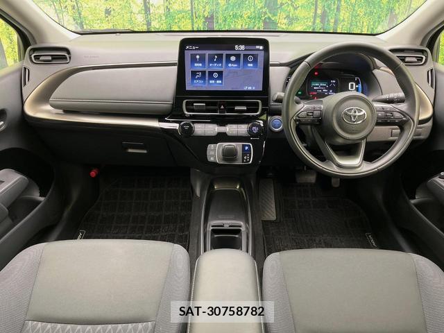 Toyota AQUA 2022-04 8812125-1