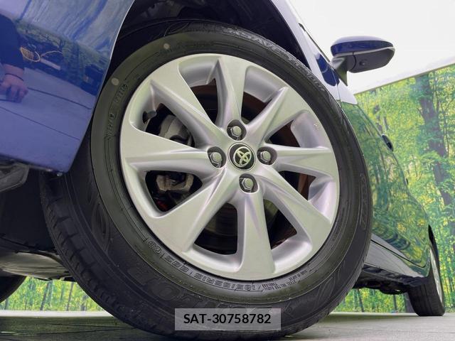 Toyota AQUA 2022-04 8812125-12