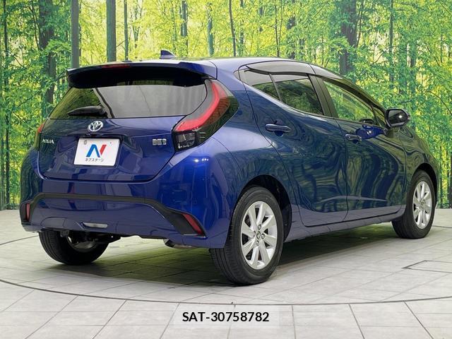 Toyota AQUA 2022-04 8812125-16