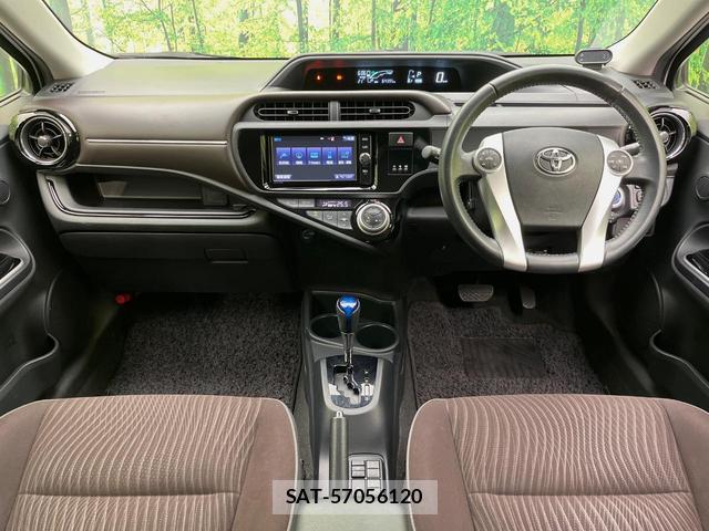 Toyota AQUA 2017-01 8812126-1