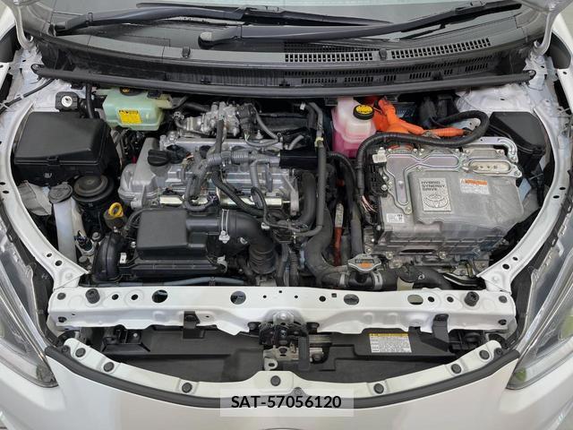 Toyota AQUA 2017-01 8812126-17