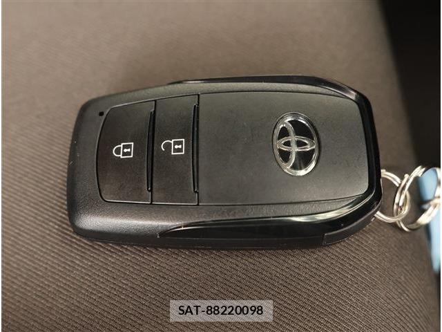 Toyota AQUA 2024-06 8812373-16