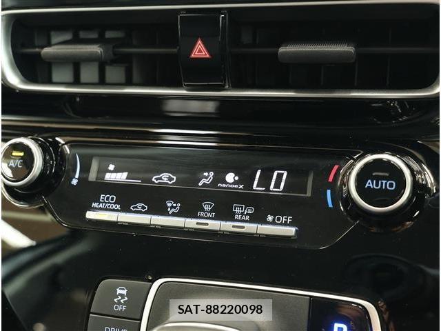 Toyota AQUA 2024-06 8812373-7
